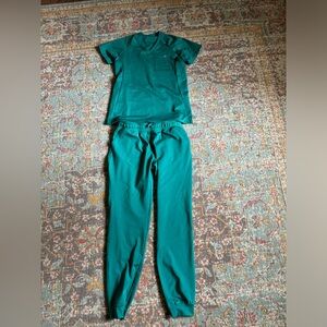 FIT brand hunter green scrub set